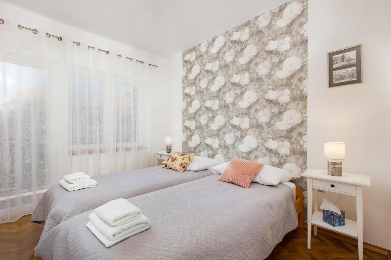 And Charming Apartment In Vantacici Malinska Extérieur photo